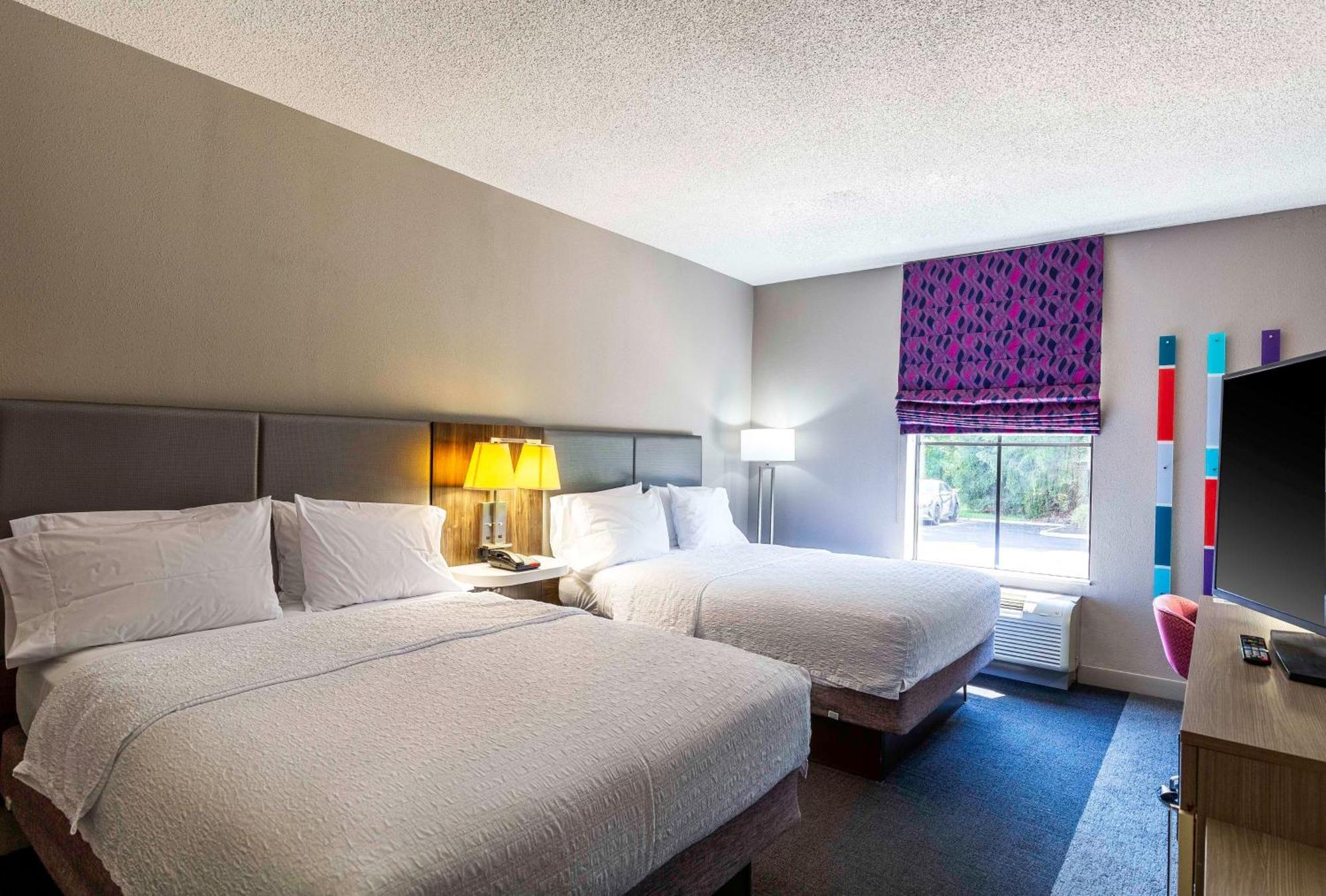Hampton Inn Ист-Виндзор Экстерьер фото